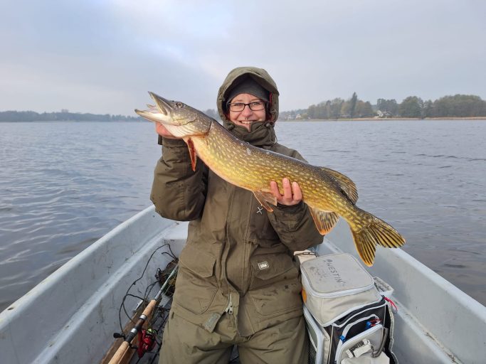 Bild 5. Jenny mit 80cm Hecht