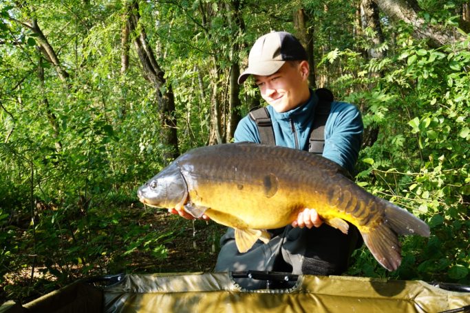 Bild 6. Patrick einer von 9 Karpfen mit 9 KG